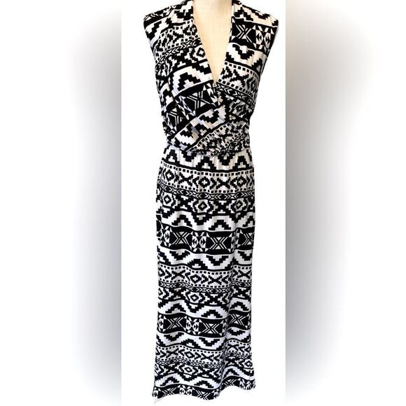 ECI Black and white maxi dress Medium - Picture 5 of 7